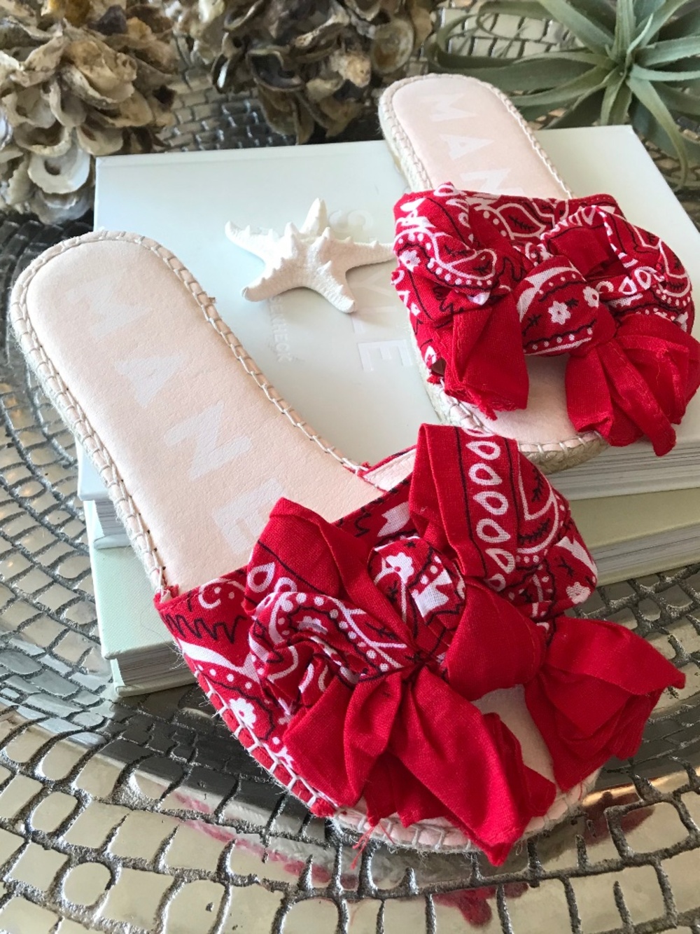 BOHO-CHIC WESTERN AMERICANA RED BANDANA BOW JUTE SOLE SLIDES
